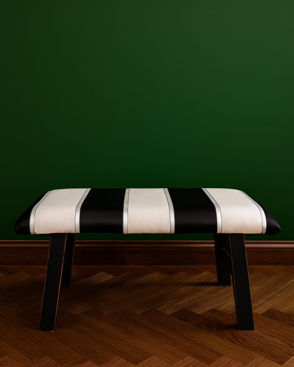 SleekBenchwithBoldStripes_79b20b41-dce6-420a-8537-d16afefd5aa1.jpg SleekBenchwithBoldStripes 79b20b41 dce6 420a 8537 d16afefd5aa1