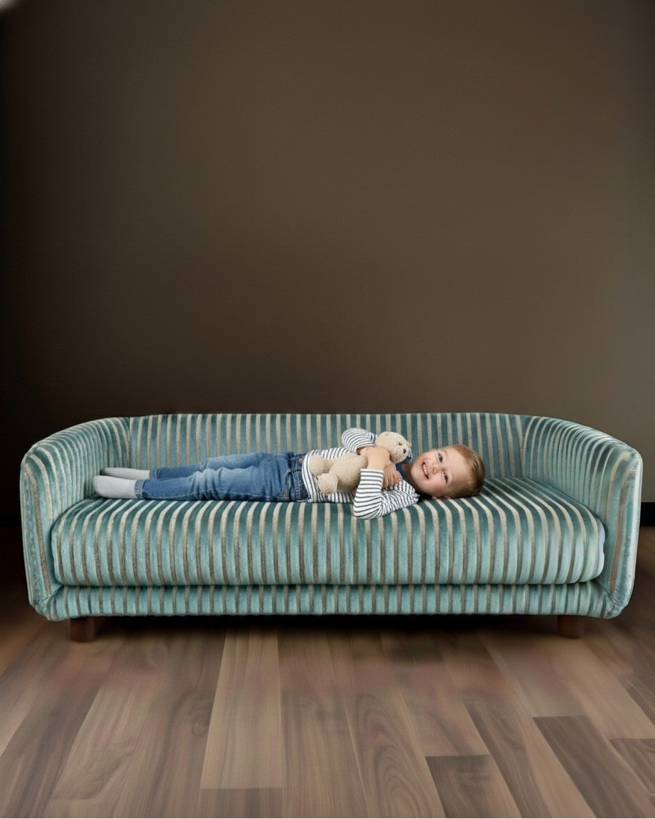 aqua_sofa_with_kid_f.jpg aqua sofa with kid f