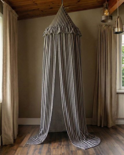 Maxime Velvet Canopy